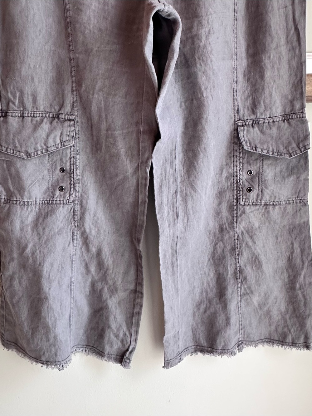 XCVI Gray Linen Cargo Gaucho Wide Leg Crop Pants #22269 - Picture 5 of 5